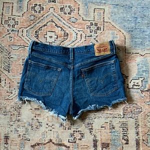 Levi’s 501 original Jean denim shorts size 29 Med - dark wash EUC